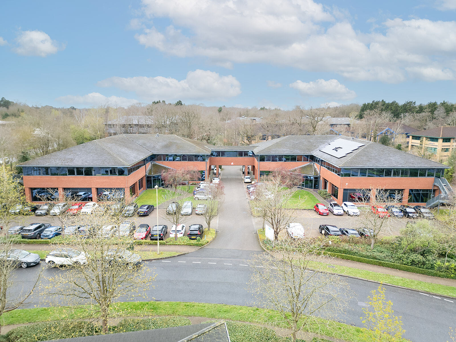 Harvest Cres, Fleet for lease Building Photo- Image 1 of 24