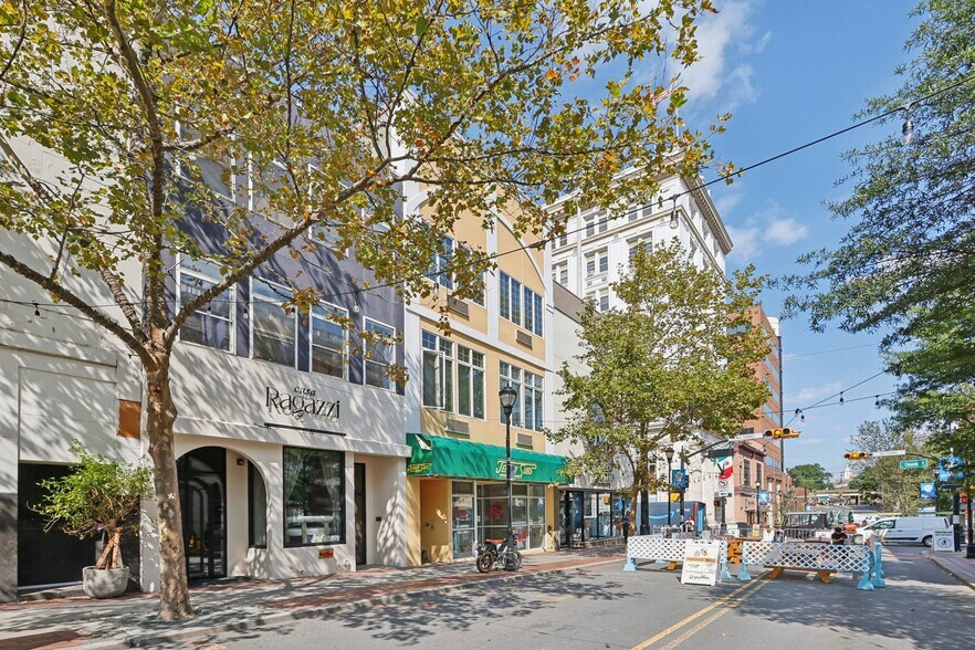 378 George St, New Brunswick, NJ à vendre - Photo du bâtiment - Image 3 de 75