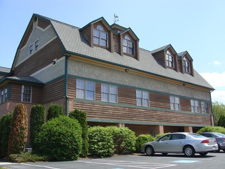 2970 Corporate Ct, Orefield, PA for lease - Building Photo - Image 2 of 37