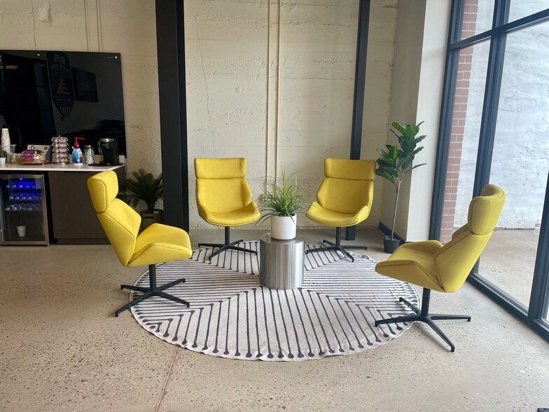 224 E Main St, Oklahoma City, OK à louer - Photo du bâtiment - Image 3 de 10