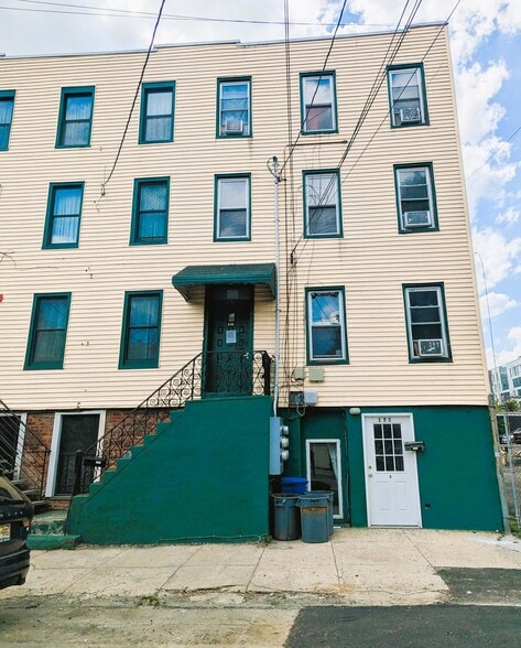 173 Brunswick St, Jersey City, NJ for sale - Building Photo - Image 1 of 15