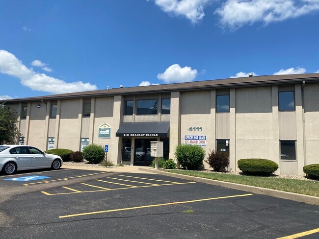Plus de détails pour 4111 Bradley Cir NW, Canton, OH - Bureau à louer