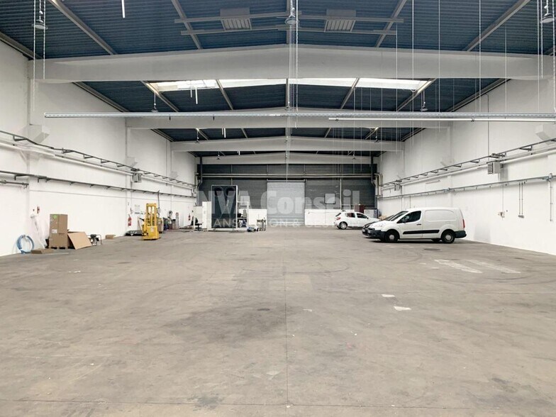 Industrial in SAINT-OUEN-L'AUMONE for lease - Building Photo - Image 2 of 6