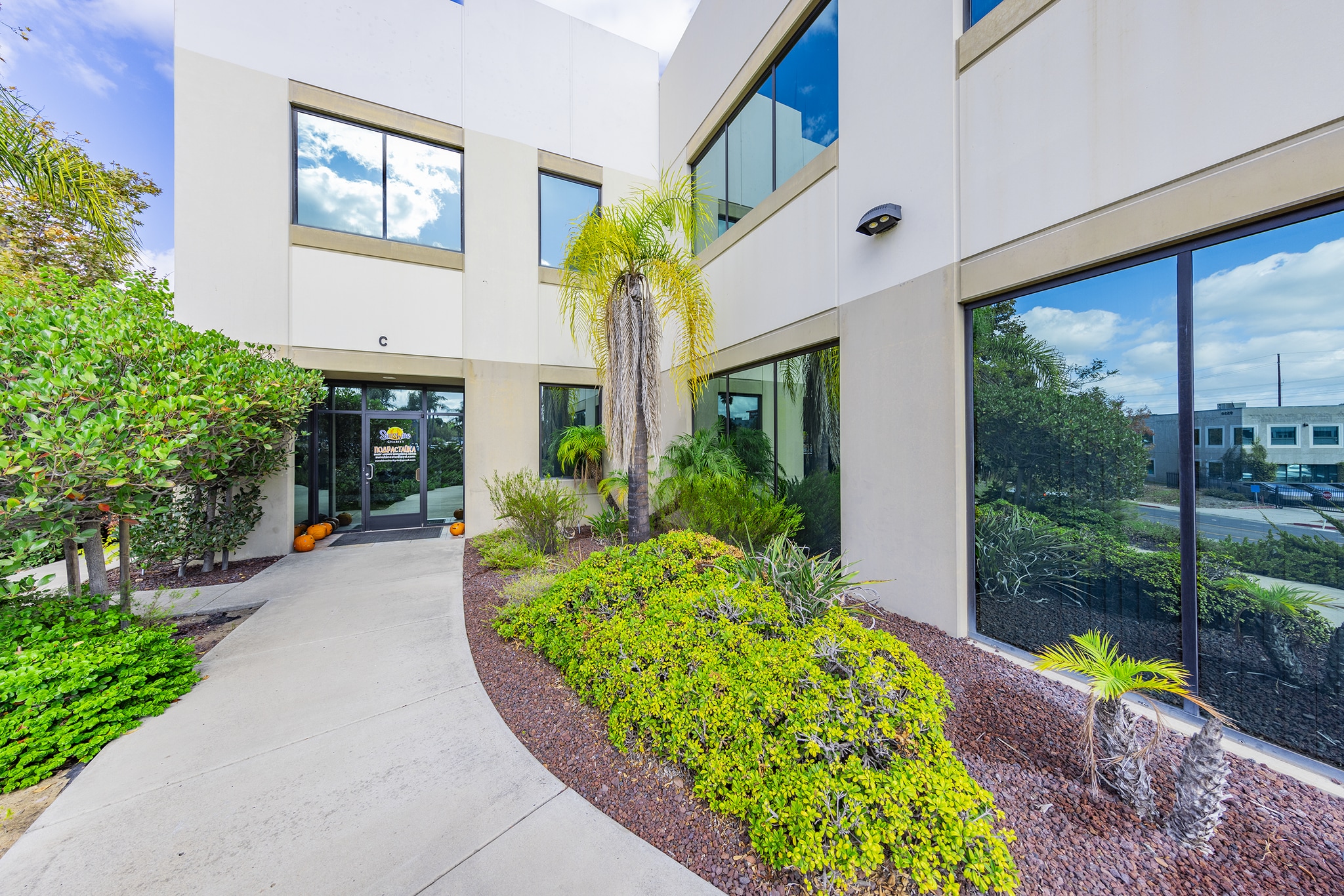 9483 Camino Ruiz, San Diego, CA à louer Photo du bâtiment- Image 1 de 1