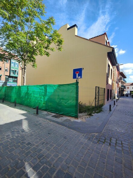 Terrain dans Madrid, Madrid à vendre - Photo du bâtiment - Image 3 de 6