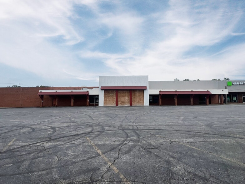 500 W Jackson St, Mexico, MO for sale - Building Photo - Image 2 of 9