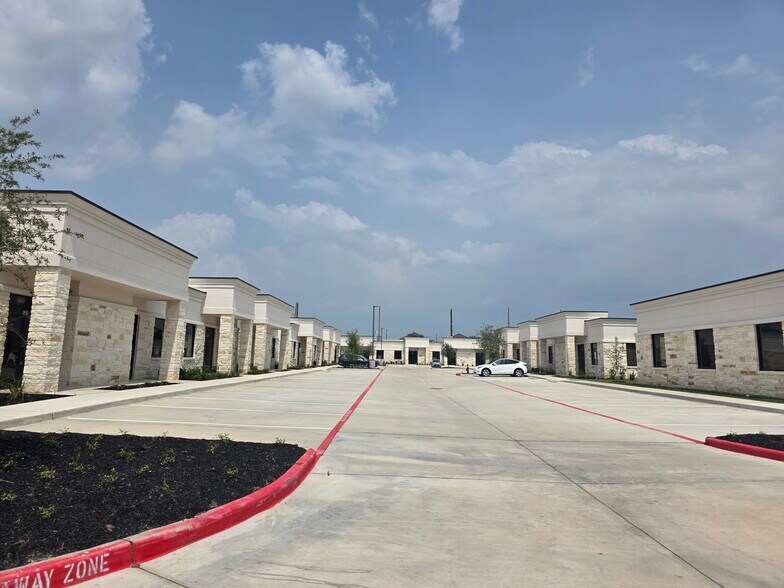 28111 S Firethorne Rd, Katy, TX à louer - Autre - Image 3 de 5