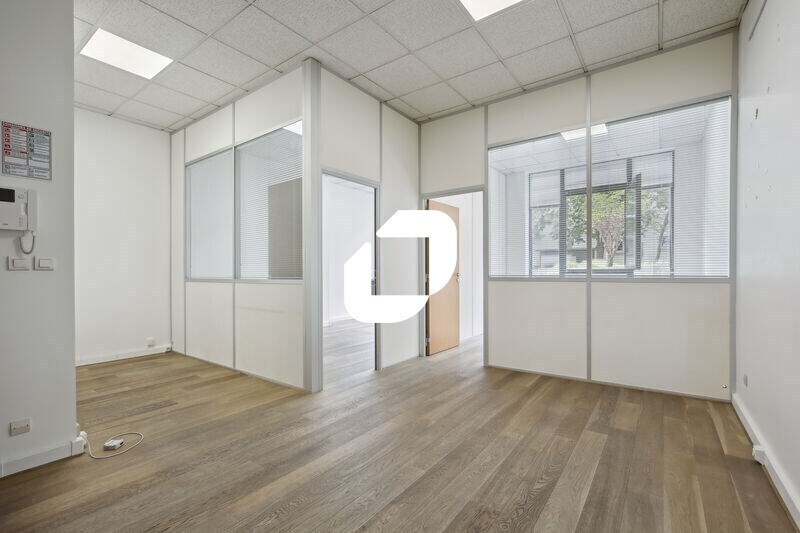 Office in Neuilly-sur-Seine for lease - Interior Photo - Image 3 of 5