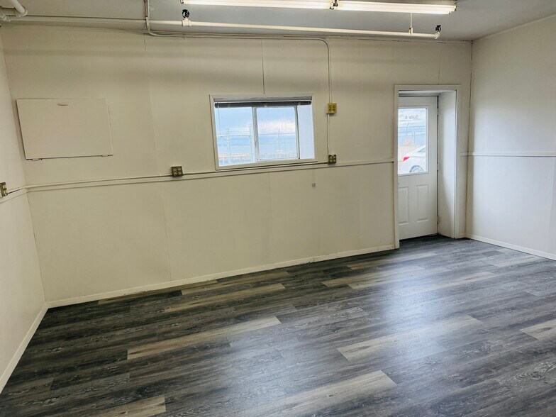 202 N Cedar St, Port Angeles, WA à louer - Photo intérieure - Image 3 de 8