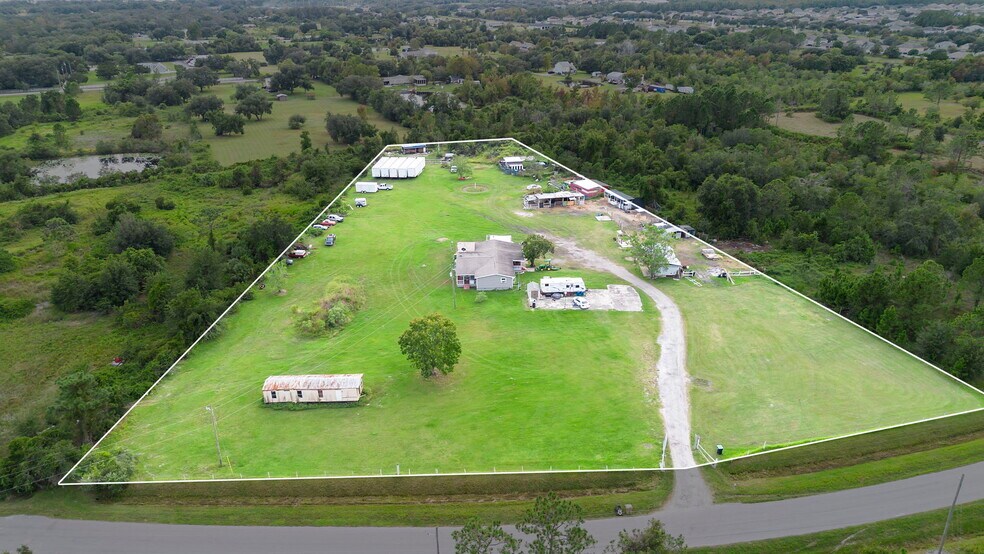 High Plains Lane portefeuille de 2 propriétés à vendre sur LoopNet.ca - Photo principale - Image 1 de 8