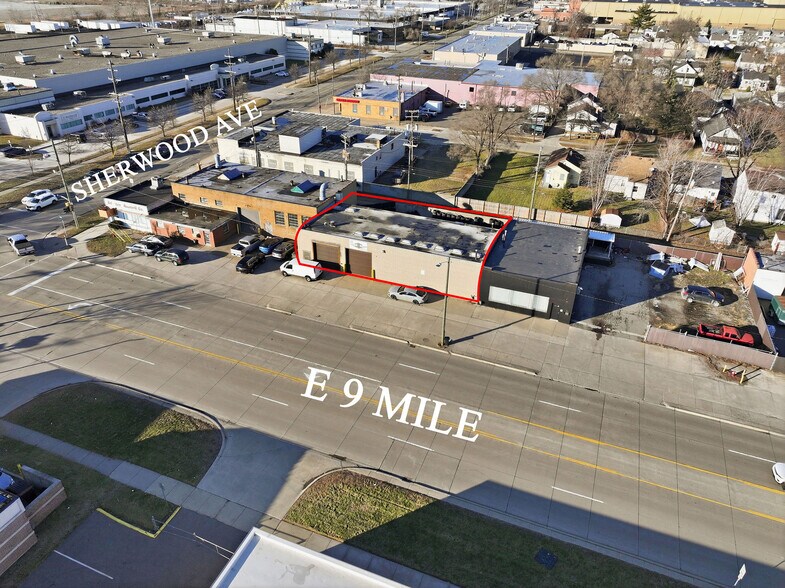 6737 E Nine Mile Rd, Warren, MI à louer - Photo du bâtiment - Image 2 de 26