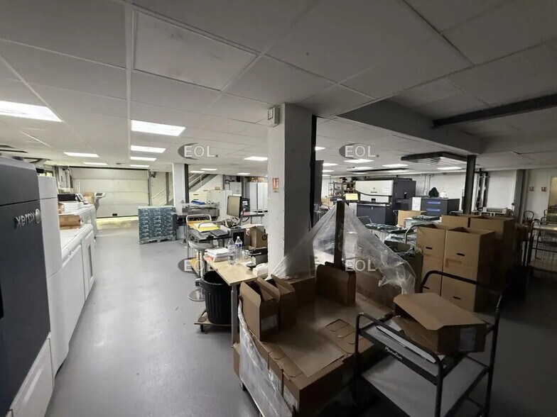 Flex in Neuilly-Plaisance for lease - Building Photo - Image 3 of 13