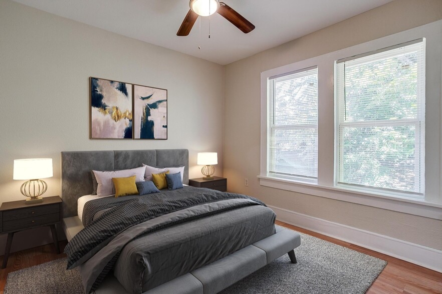1016 E Arlington Ave, Fort Worth, TX for sale - Interior Photo - Image 3 of 13