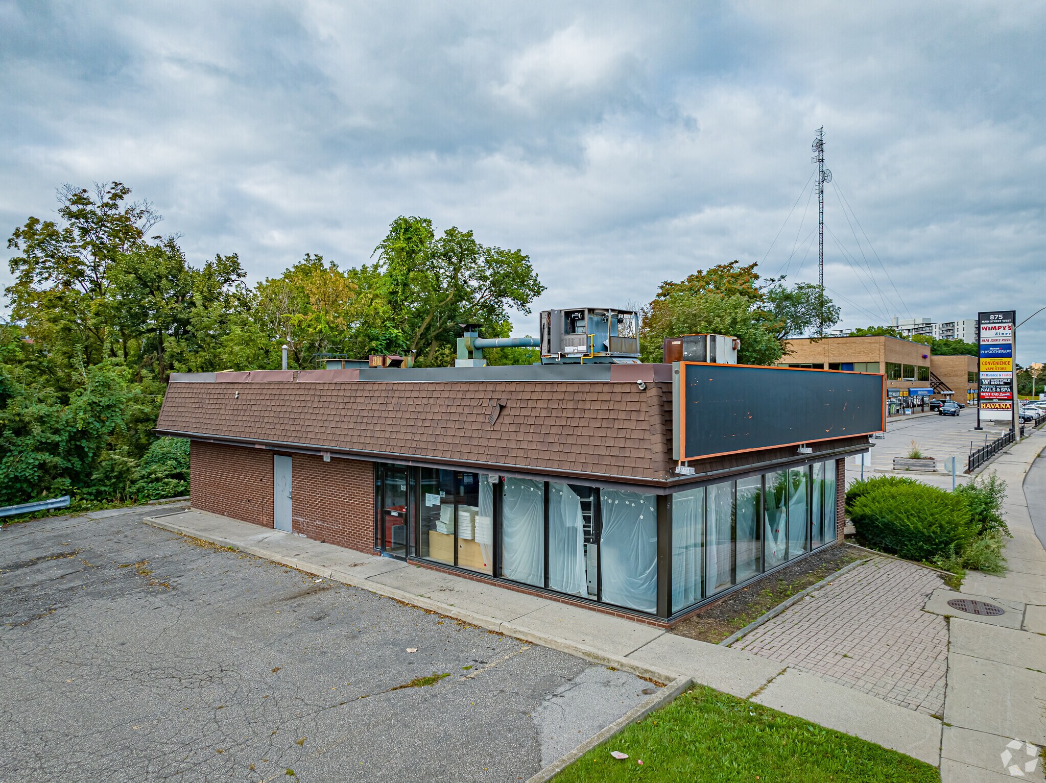 815 Main St W, Hamilton, ON à vendre Photo principale- Image 1 de 1