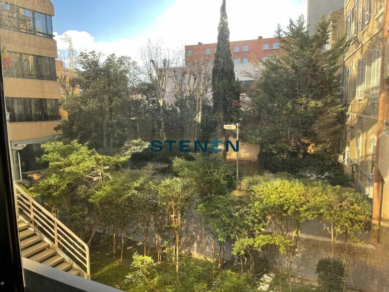 Bureau dans Marseille à louer - Photo du bâtiment - Image 3 de 11