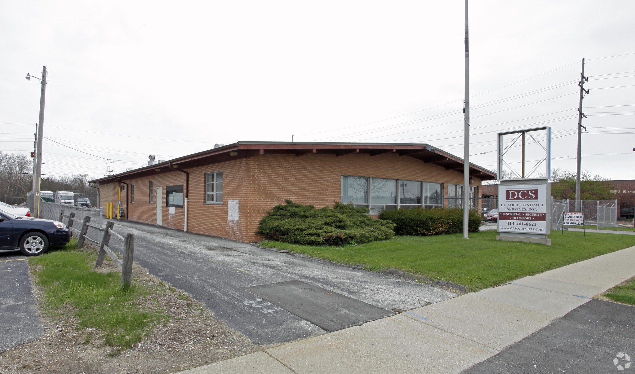 8400 W Silver Spring Dr, Milwaukee, WI à vendre Photo du bâtiment- Image 1 de 10