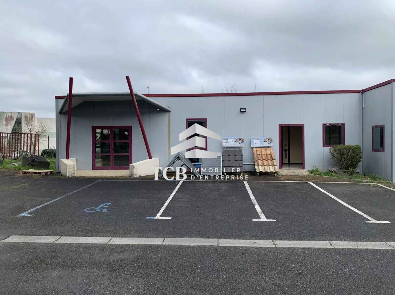 Bureau dans La Chapelle-sur-Erdre à vendre Photo du bâtiment- Image 1 de 11