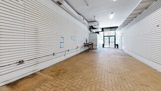 Plus de détails pour 659 Tenth Ave, New York, NY - Commerce de détail à louer