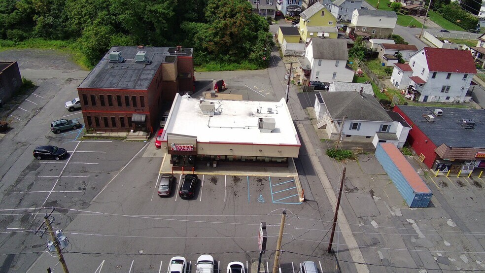 Dunkin' Donuts & Dark Omni Health portefeuille de 2 propriétés à vendre sur LoopNet.ca - Photo du bâtiment - Image 2 de 3