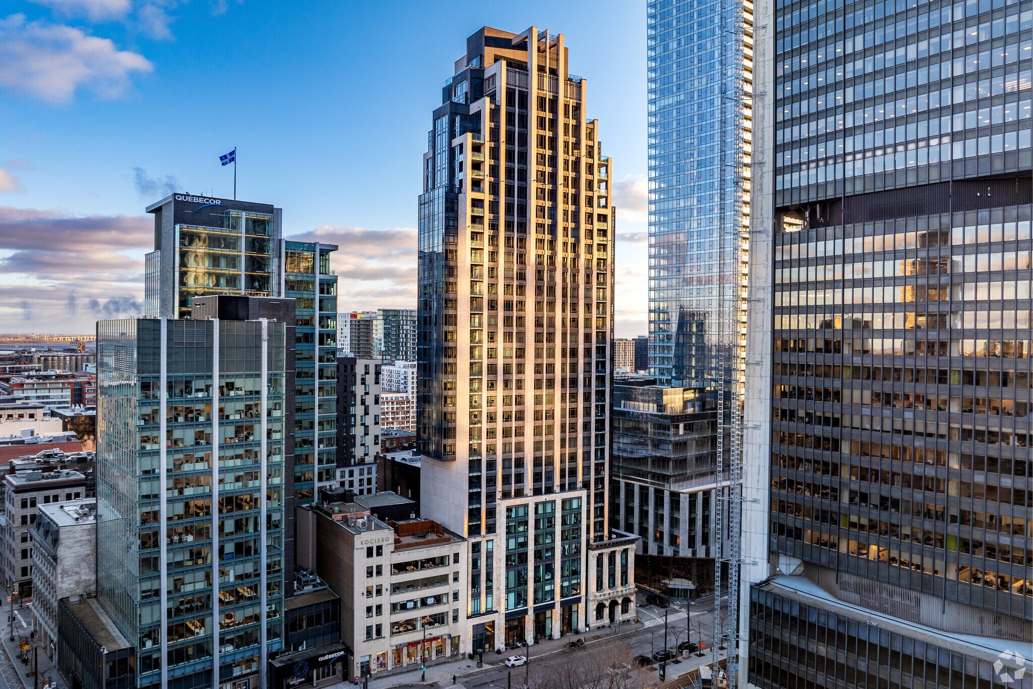 628 Rue Saint-Jacques, Montréal, QC for sale Primary Photo- Image 1 of 1