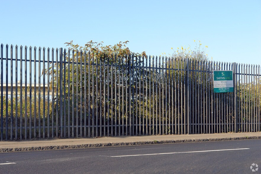 609 London Rd, Grays à vendre - Photo du bâtiment - Image 3 de 8