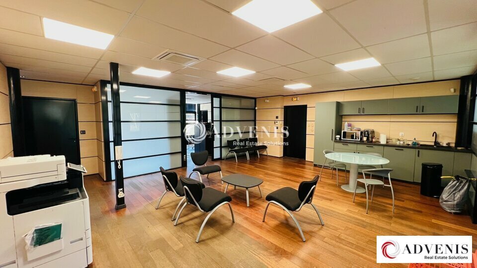9 Avenue Raymond Manaud, Bruges for lease Interior Photo- Image 1 of 11
