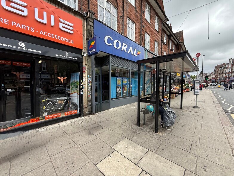 30 Golders Green Rd, Londres à louer - Photo du bâtiment - Image 2 de 10