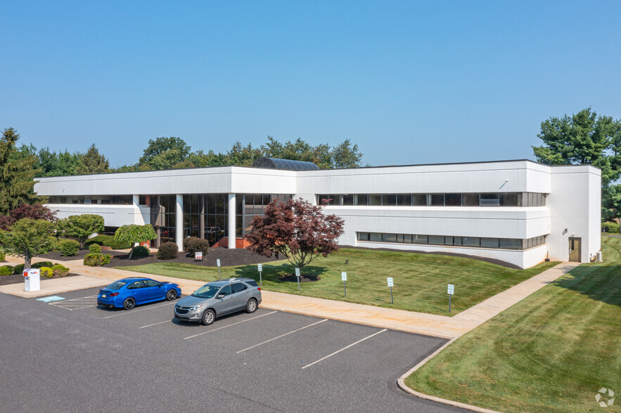 1900 AM Dr, Quakertown, PA for lease - Building Photo - Image 1 of 11