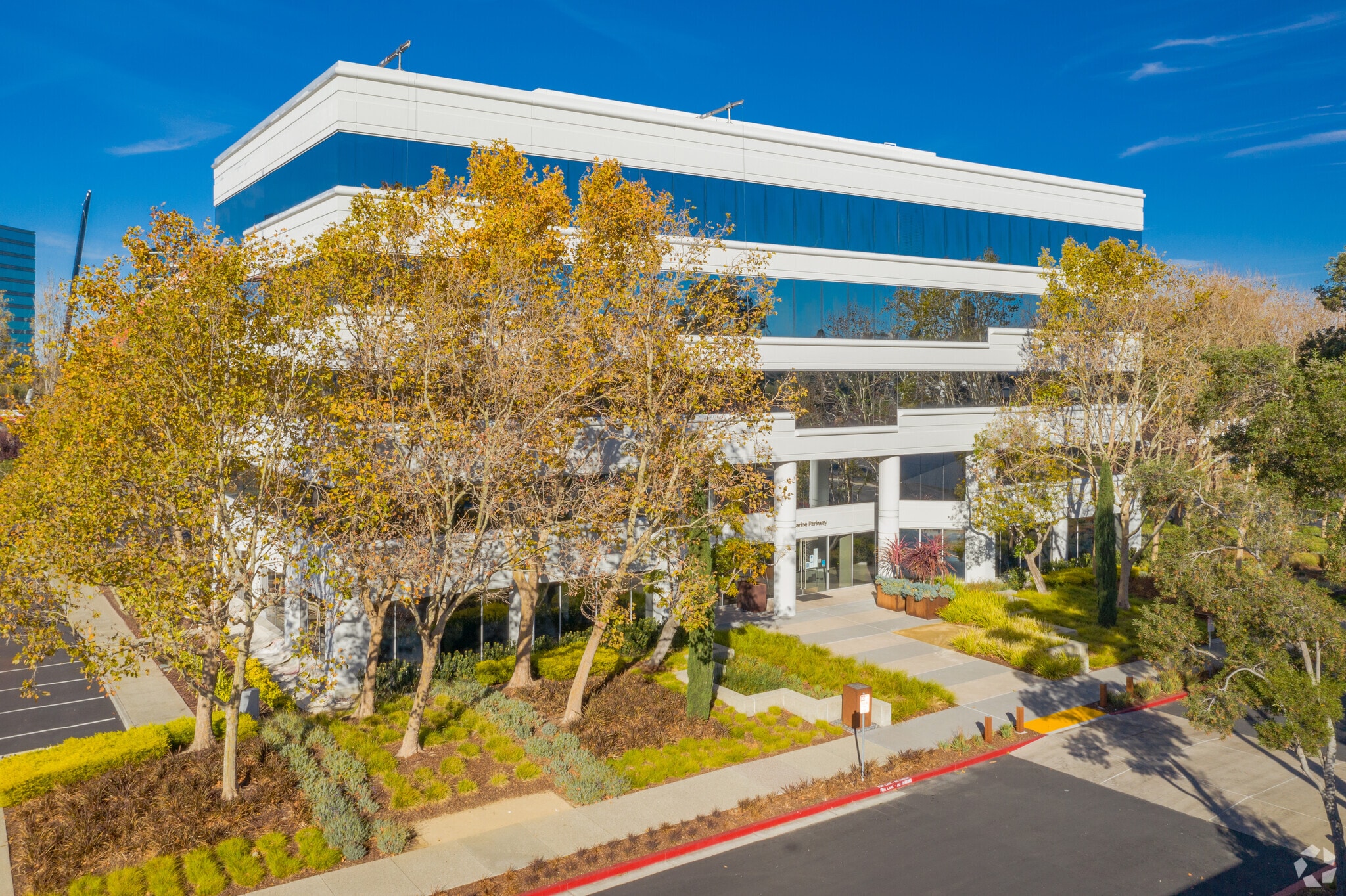 3 Twin Dolphin Dr, Redwood City, CA for lease Primary Photo- Image 1 of 9