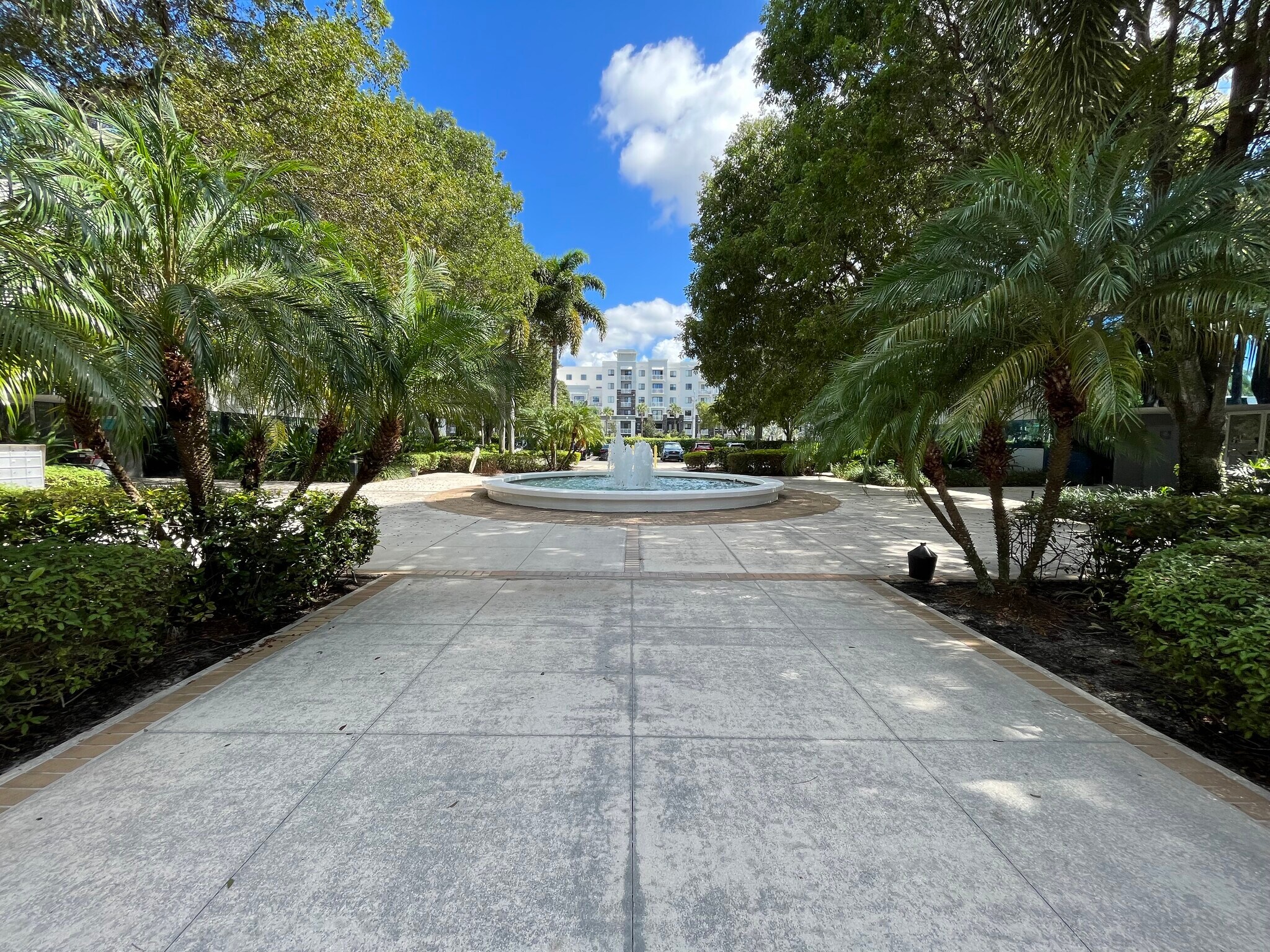 7800 Peters Rd, Plantation, FL à louer Photo principale- Image 1 de 10