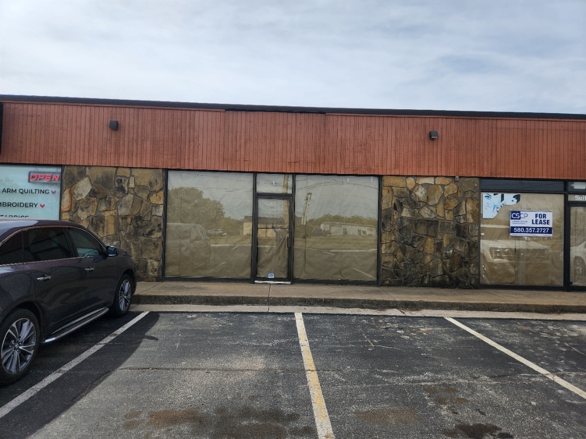 3130 NW Cache Rd, Lawton, OK for lease Interior Photo- Image 1 of 9
