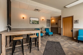 140 W Main St, Winneconne, WI à louer Photo intérieure- Image 2 de 9