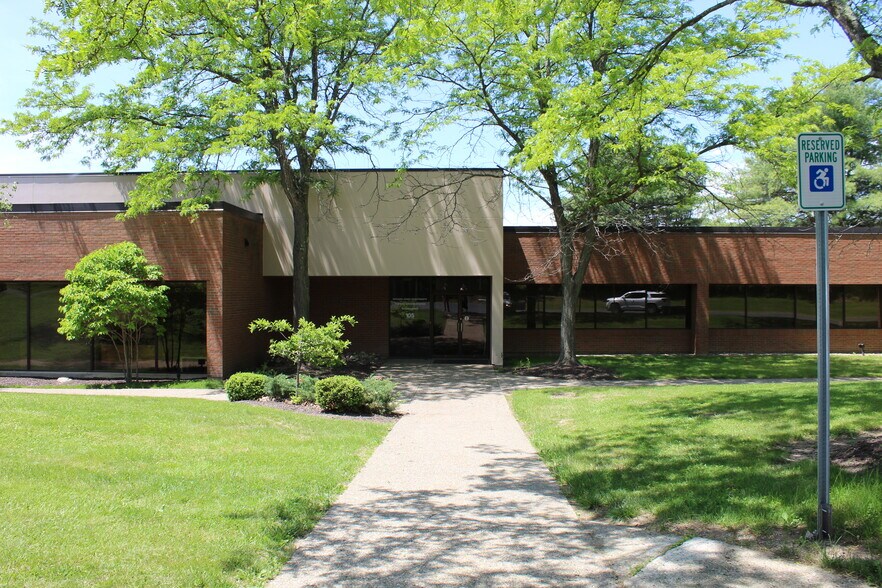 105 Jordan Rd, Troy, NY for lease - Building Photo - Image 2 of 2