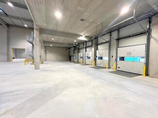 Plus de détails pour 9002 Rue De L'Ambassadeur, Conflans-Sainte-Honorine - Industriel à louer