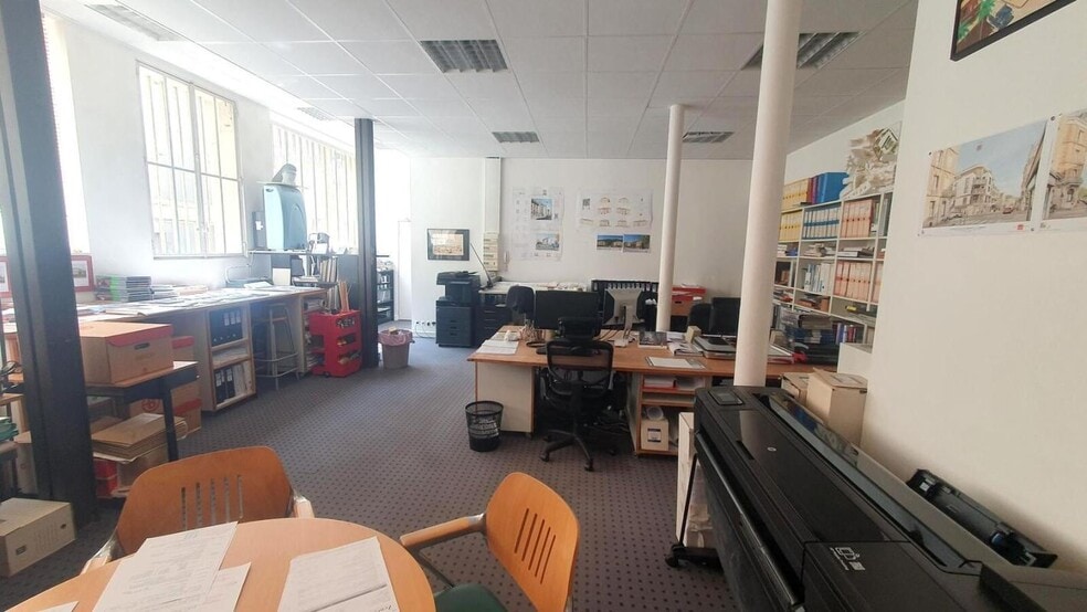 Office in Versailles for lease - Interior Photo - Image 3 of 4