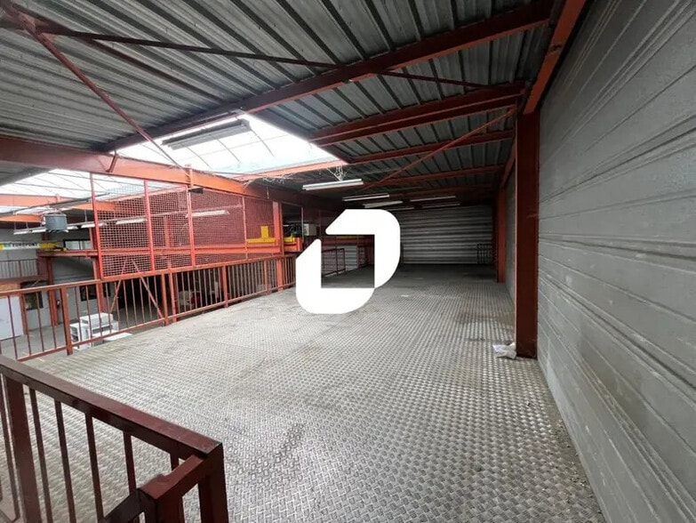 Flex in Douai for lease - Interior Photo - Image 3 of 16