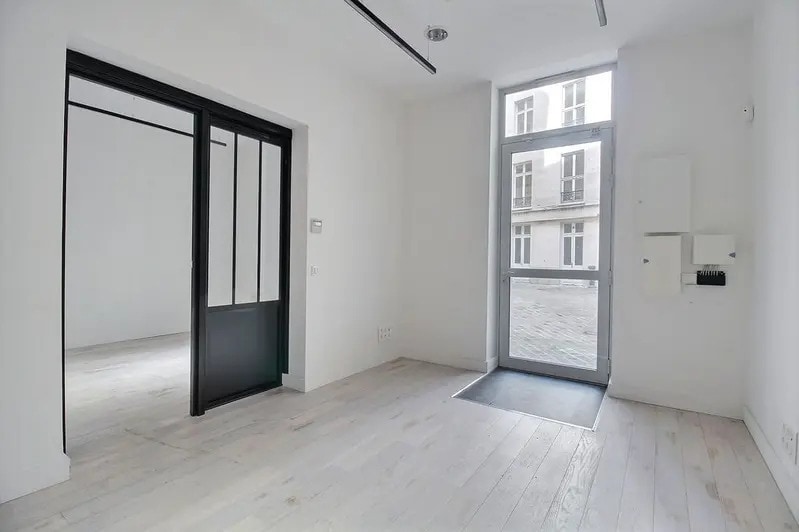 3 Impasse De La Planchette, Paris for lease - Interior Photo - Image 2 of 6