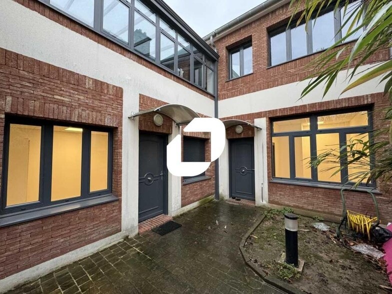 1 Bis Rue Jean Le Galleu, Ivry-sur-Seine for lease - Building Photo - Image 2 of 7