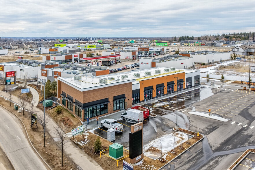 4280 199 St NW, Edmonton, AB à vendre - Aérien - Image 2 de 2