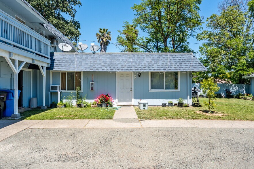 1155 S Dora St, Ukiah, CA à vendre - Photo du bâtiment - Image 2 de 17