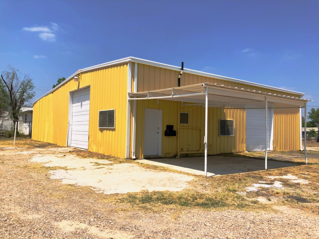 504 N 2nd St, Carrizo Springs, TX for sale Primary Photo- Image 1 of 1