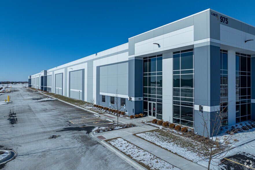975 Belle Ln, Bolingbrook, IL for lease - Building Photo - Image 2 of 10