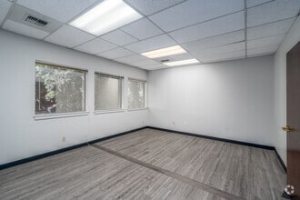 31919 1st Ave S, Federal Way, WA for lease Interior Photo- Image 2 of 4