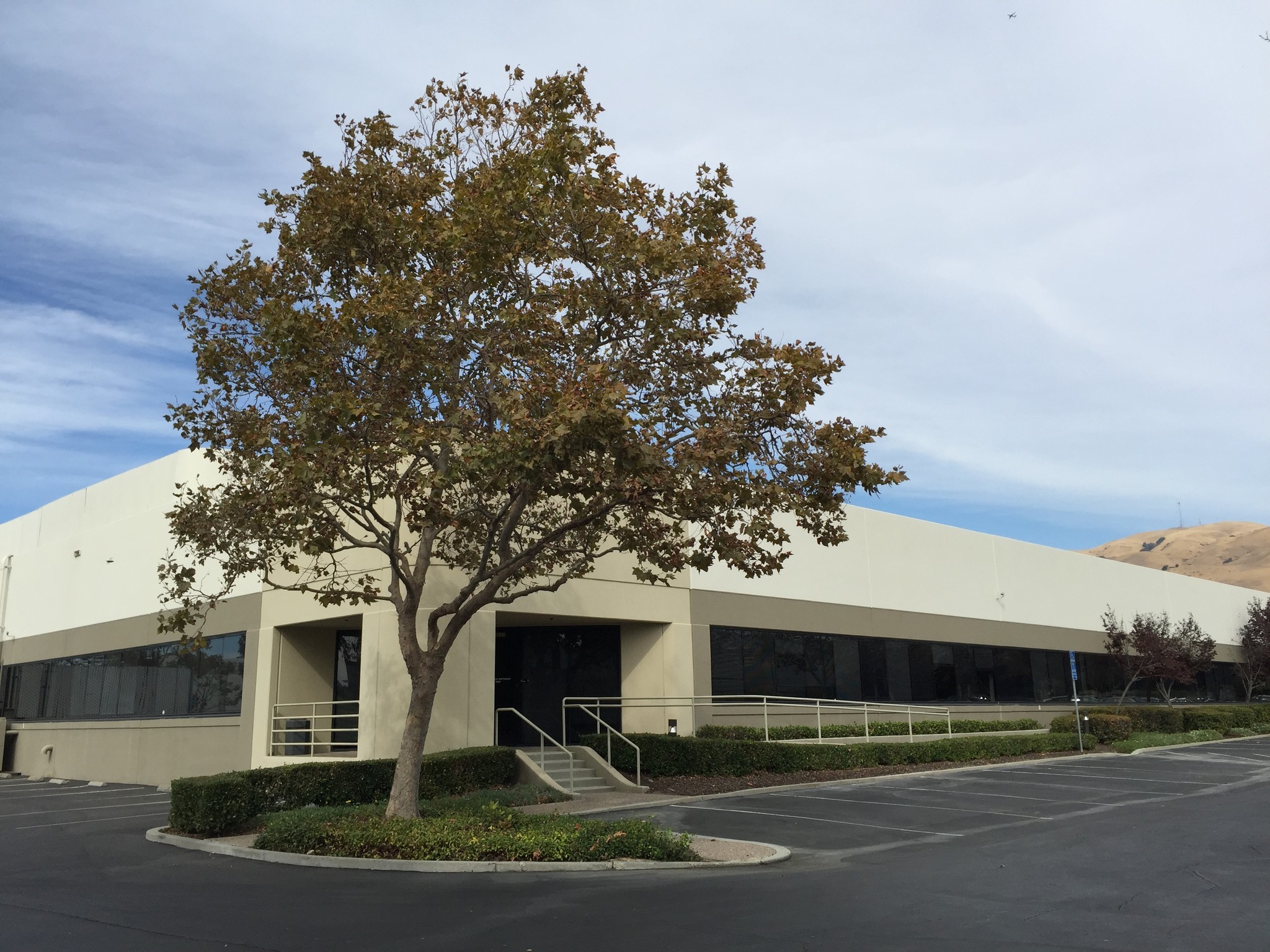 48621-48633 Warm Springs Blvd, Fremont, CA for lease Primary Photo- Image 1 of 5