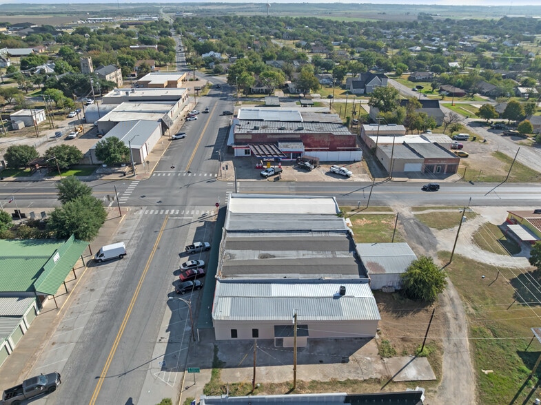 109 W Main St, Itasca, TX for sale - Building Photo - Image 2 of 23