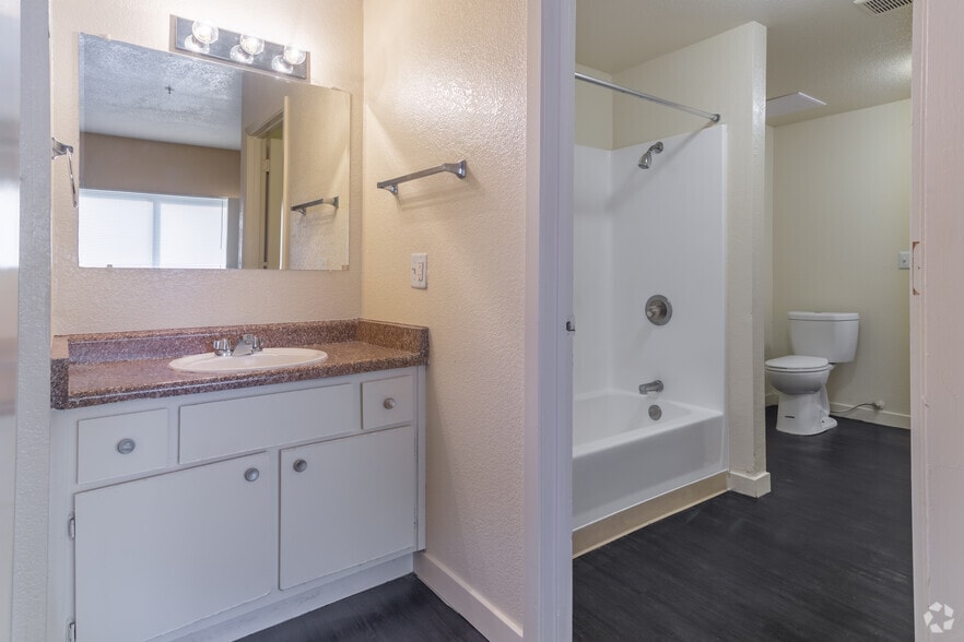 6500 47th St, Sacramento, CA for sale - Interior Photo - Image 3 of 37
