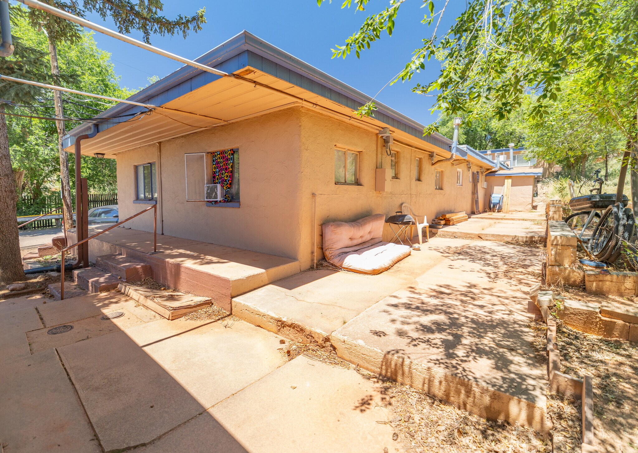 10 Via Maria Theresia, Manitou Springs, CO à vendre Photo du bâtiment- Image 1 de 14