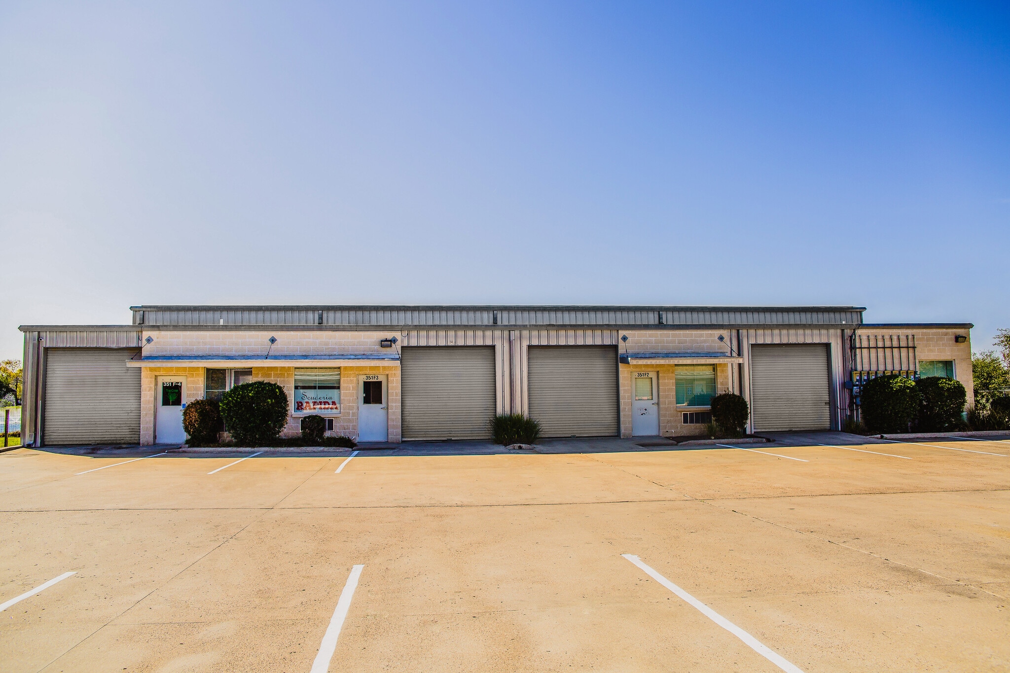 351 Columbia Memorial Pky, Kemah, TX for lease Interior Photo- Image 1 of 5
