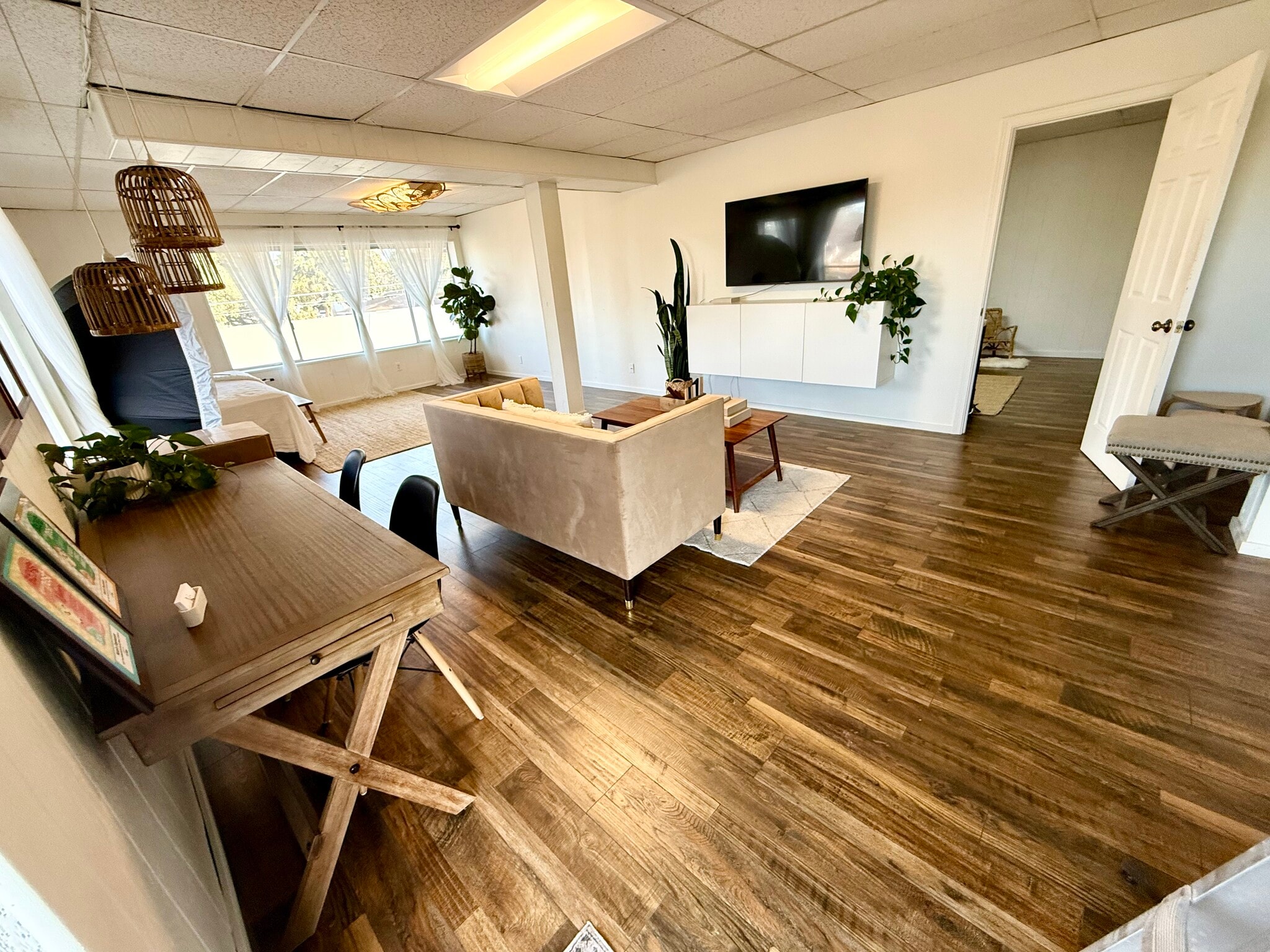 644 NE Greenwood Ave, Bend, OR à louer Photo intérieure- Image 1 de 5