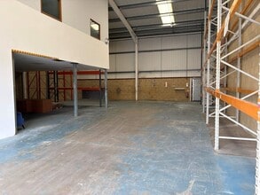 12 Downley Rd, Havant for lease Interior Photo- Image 1 of 8